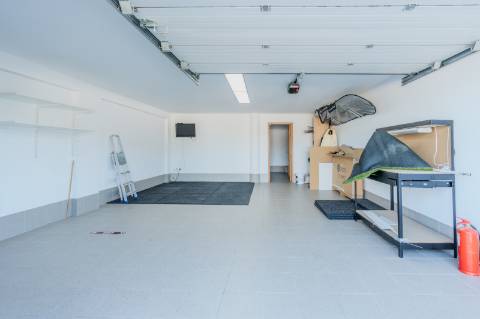 Moradia 4 quartos com garagem e piscina perto Loulé