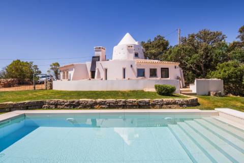 Moinho com casa, piscina e terreno com 12.200m2, em São Brás de Alportel
