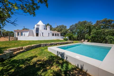 Moinho com casa, piscina e terreno com 12.200m2, em São Brás de Alportel