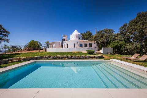 Moinho com casa, piscina e terreno com 12.200m2, em São Brás de Alportel
