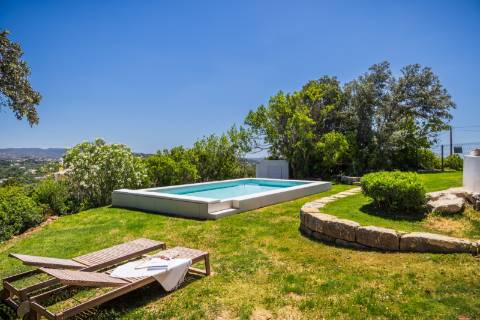 Moinho com casa, piscina e terreno com 12.200m2, em São Brás de Alportel