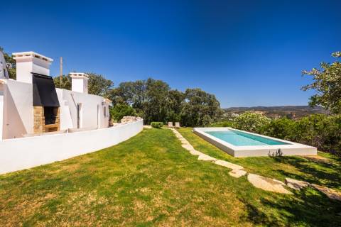 Moinho com casa, piscina e terreno com 12.200m2, em São Brás de Alportel