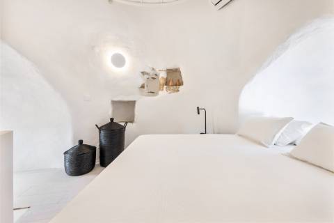 Moinho com casa, piscina e terreno com 12.200m2, em São Brás de Alportel