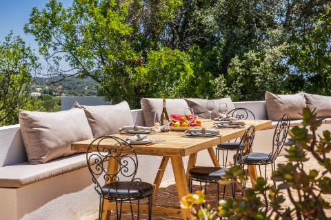 Moinho com casa, piscina e terreno com 12.200m2, em São Brás de Alportel