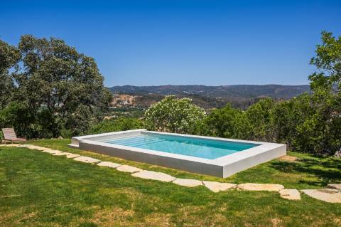 Moinho com casa, piscina e terreno com 12.200m2, em São Brás de Alportel