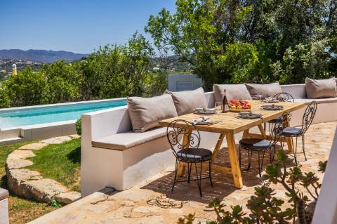 Moinho com casa, piscina e terreno com 12.200m2, em São Brás de Alportel