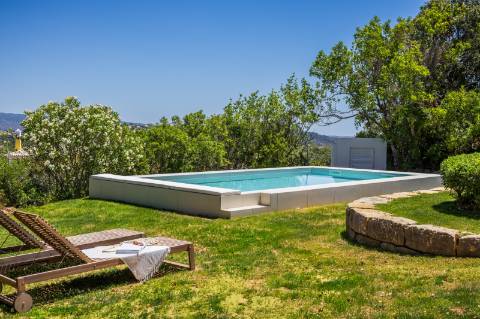 Moinho com casa, piscina e terreno com 12.200m2, em São Brás de Alportel