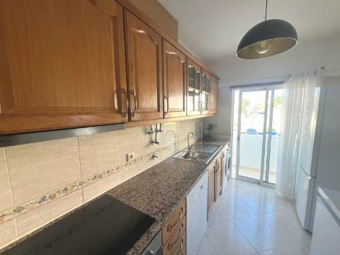 Apartamento T3 no Centro de Almancil - Espaço, Conforto e Localização Privilegiada