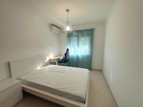 Apartamento T3 no Centro de Almancil - Espaço, Conforto e Localização Privilegiada