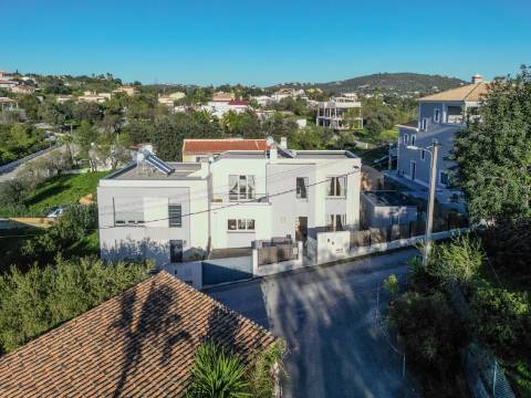 Vale Formoso- Moradia semi geminada 3 quartos