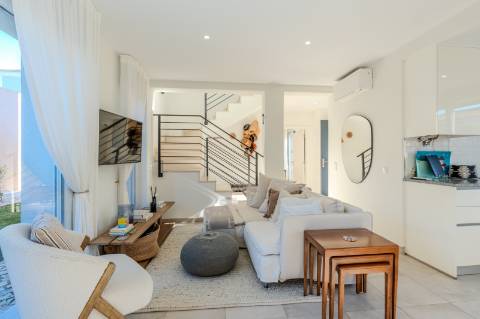 Vale Formoso- Moradia semi geminada 3 quartos