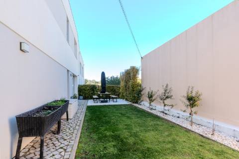 Vale Formoso- Moradia semi geminada 3 quartos