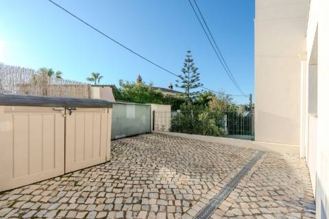 Vale Formoso- Moradia semi geminada 3 quartos