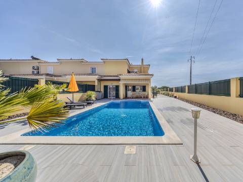 TRIANGULO DOURADO - Moradia em condomínio privado, perto de Vale do Lobo