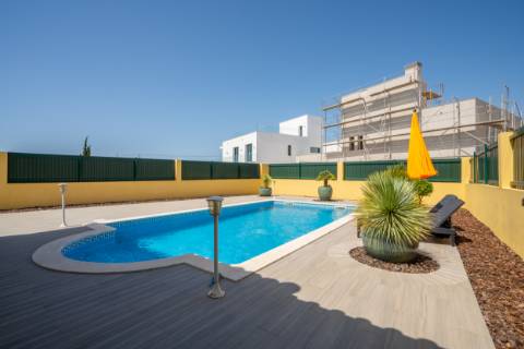 Moradia em condomínio privado, perto de Vale do Lobo