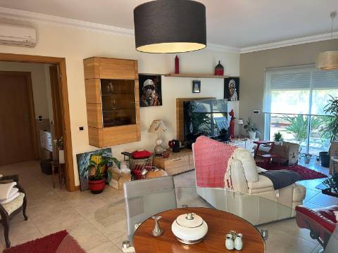 Moradia em Banda 2 quartos para aluguer LONGO PRAZO