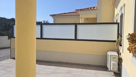 Moradia T3 com Terraço e Garagem em Salir - Conforto e Tranquilidade no Algarve