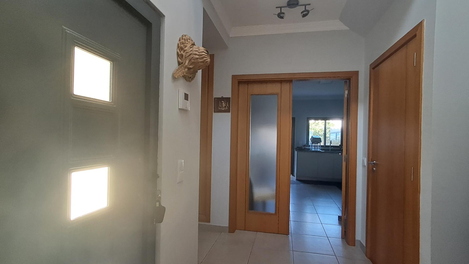 Moradia T3 com Terraço e Garagem em Salir - Conforto e Tranquilidade no Algarve