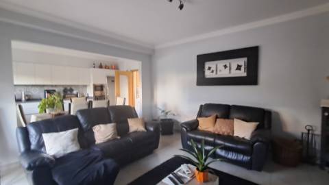 Moradia T3 com Terraço e Garagem em Salir - Conforto e Tranquilidade no Algarve