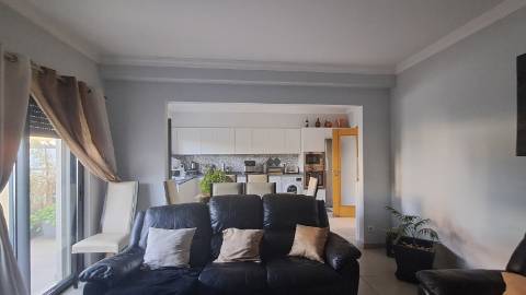 Moradia T3 com Terraço e Garagem em Salir - Conforto e Tranquilidade no Algarve