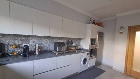 Moradia T3 com Terraço e Garagem em Salir - Conforto e Tranquilidade no Algarve