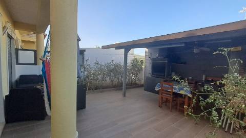 Moradia T3 com Terraço e Garagem em Salir - Conforto e Tranquilidade no Algarve