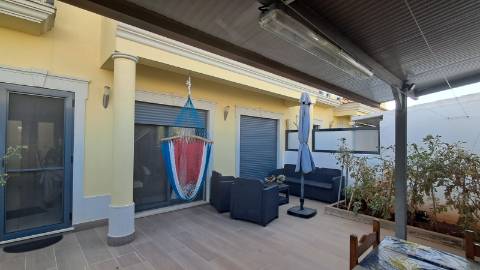 Moradia T3 com Terraço e Garagem em Salir - Conforto e Tranquilidade no Algarve