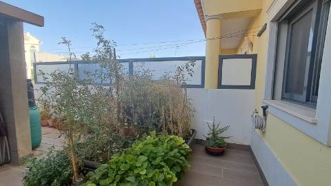 Moradia T3 com Terraço e Garagem em Salir - Conforto e Tranquilidade no Algarve