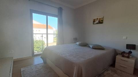 Moradia T3 com Terraço e Garagem em Salir - Conforto e Tranquilidade no Algarve