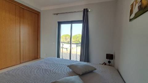 Moradia T3 com Terraço e Garagem em Salir - Conforto e Tranquilidade no Algarve