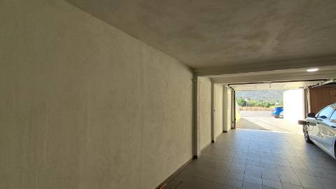 Moradia T3 com Terraço e Garagem em Salir - Conforto e Tranquilidade no Algarve