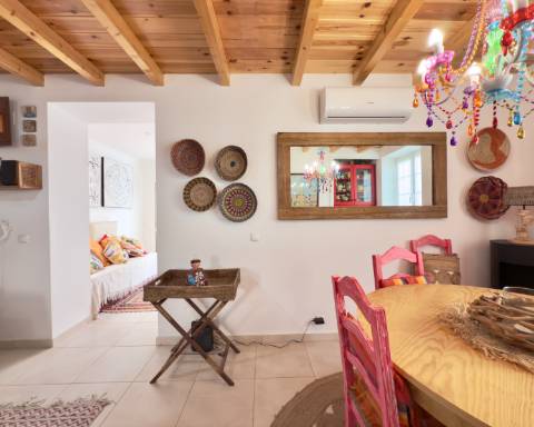 Casa geminada com charme I T2 +1 I Quintal I Centro de Vila Real de Santo António