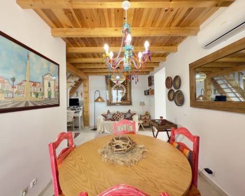 Casa geminada com charme I T2 +1 I Quintal I Centro de Vila Real de Santo António