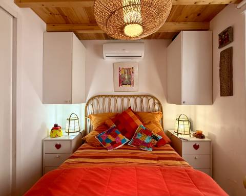 Casa geminada com charme I T2 +1 I Quintal I Centro de Vila Real de Santo António