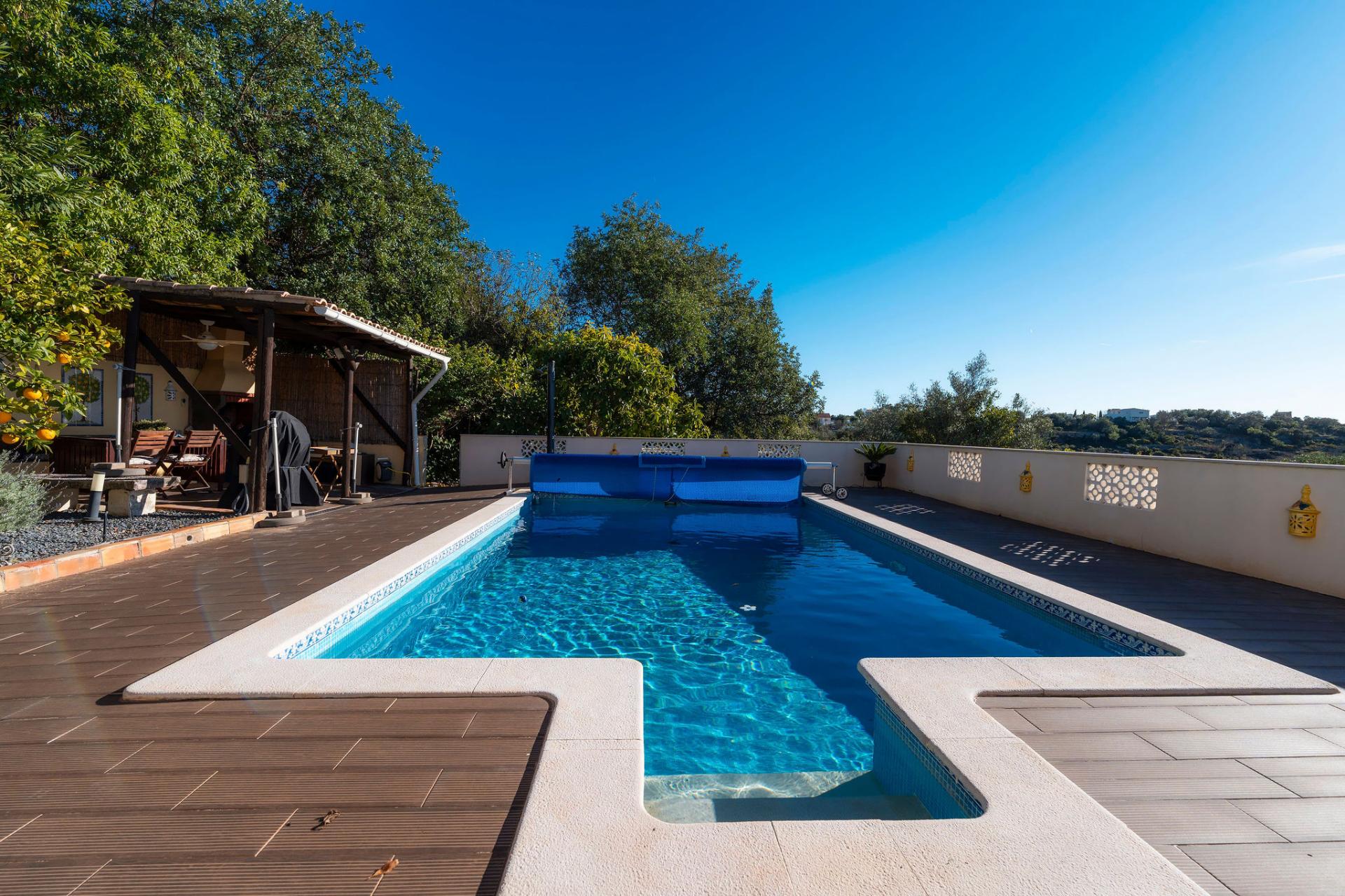 Moradia Térrea V4 com garagem e piscina perto Loulé