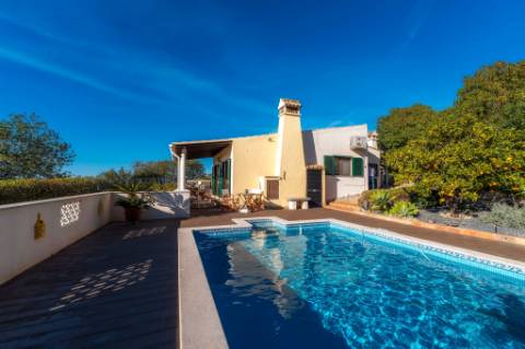 Moradia Térrea V4 com garagem e piscina perto Loulé