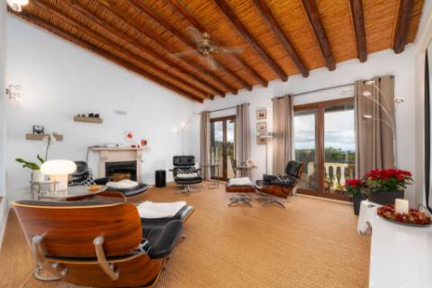 Moradia Térrea V4 com garagem e piscina perto Loulé