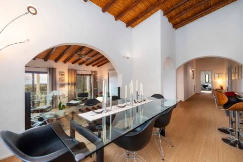 Moradia Térrea V4 com garagem e piscina perto Loulé