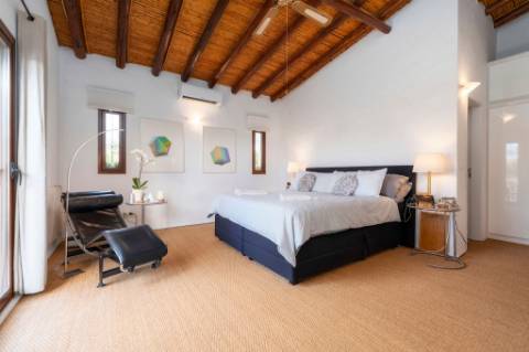 Moradia Térrea V4 com garagem e piscina perto Loulé