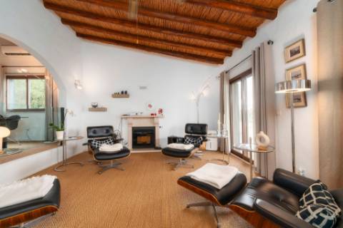 Moradia Térrea V4 com garagem e piscina perto Loulé