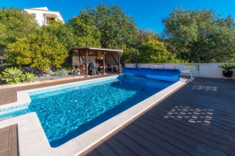 Moradia Térrea V4 com garagem e piscina perto Loulé