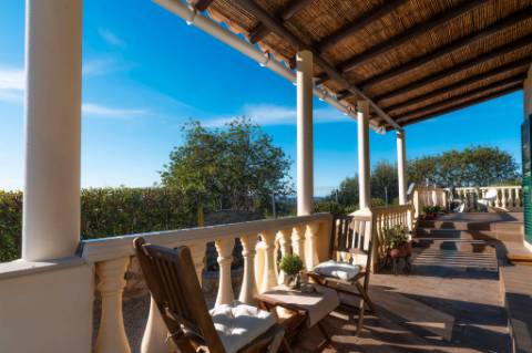 Moradia Térrea V4 com garagem e piscina perto Loulé