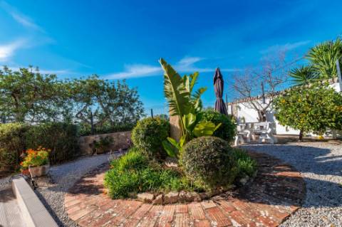 Moradia Térrea V4 com garagem e piscina perto Loulé