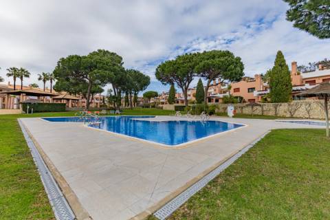 Fantástica moradia V3+1 no prestigiado resort de golfe Vila Sol
