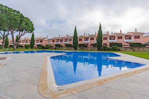 Fantástica moradia V3+1 no prestigiado resort de golfe Vila Sol