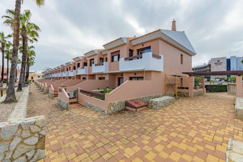 Fantástica moradia V3+1 no prestigiado resort de golfe Vila Sol