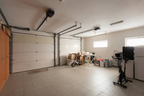 Elegante moradia em primeira linha de Golfe em Vila Sol, Algarve, situada num lote excecionalmente grande.