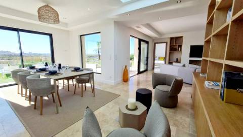 EXCLUSIVIDADE

Revenda de uma Moradia T4 no Montenegro, Faro no condominio Quinta Faro com a melhor vista mar!
