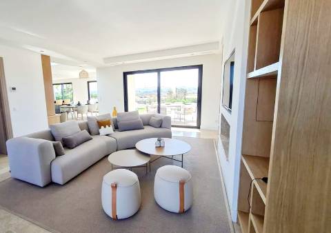 EXCLUSIVIDADE

Revenda de uma Moradia T4 no Montenegro, Faro no condominio Quinta Faro com a melhor vista mar!
