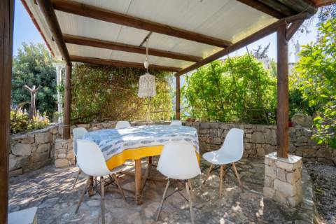 Moradia térrea de 3 quartos e piscina